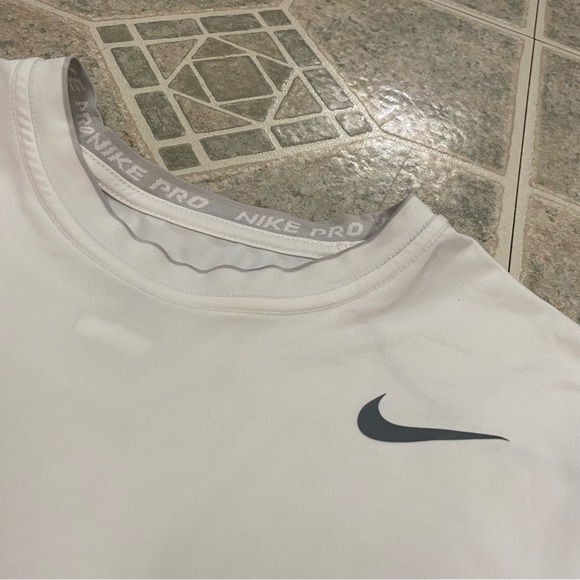 Nike Pro Dri-Fit Mens Large Short Sleeve Shirt White Gym Training Tee Active Top - Picture 2 of 8